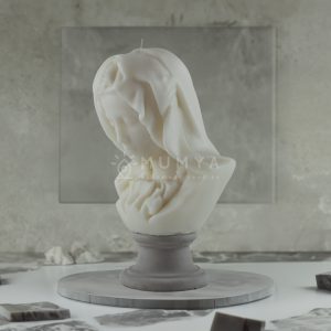 Alternative view of La Pieta Büst Mum Beton Kaide